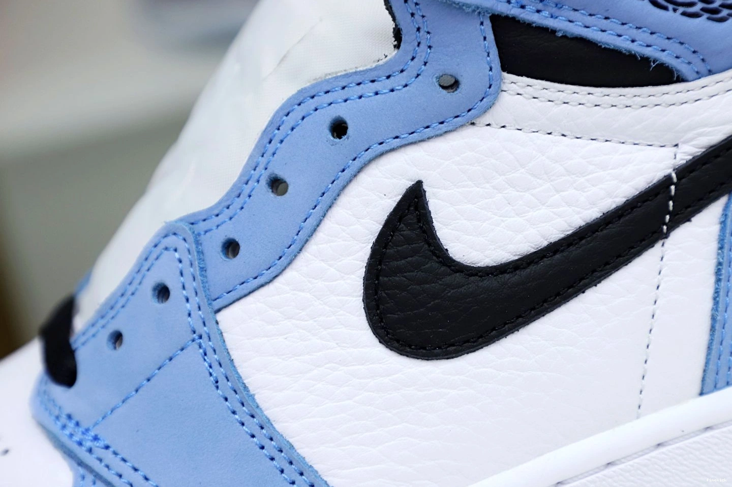 AIR HIGH OG 'UNIVERSITY RETRO 1 JORDAN 0112